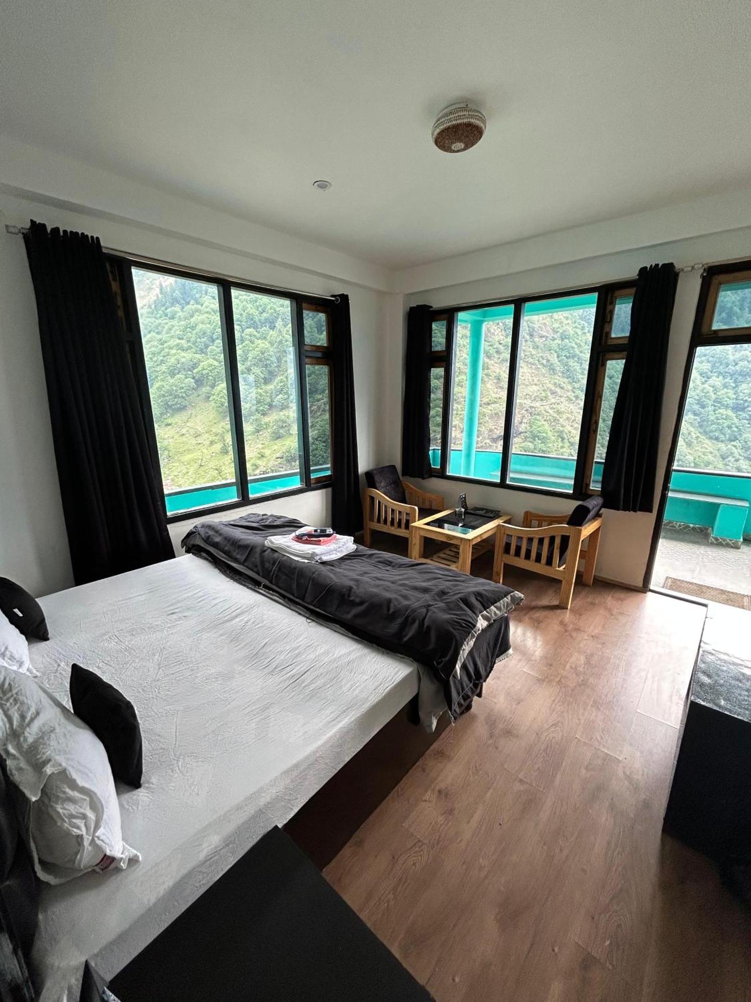 Aman Resort, Tosh Village, Himachal Pradesh Экстерьер фото